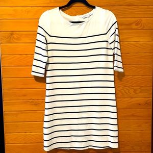 3/$15 🖤 Cupcakes and Cashmere Black & White Stripe Soft Knit Dress